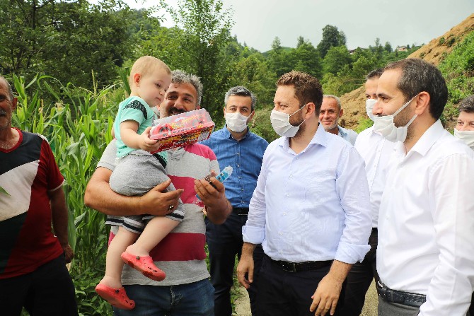 ak-parti-rize-milletvekili-muhammed-avci-cayeli’nde-hasar-olusan-koylerde-incelemede-(13).jpg
