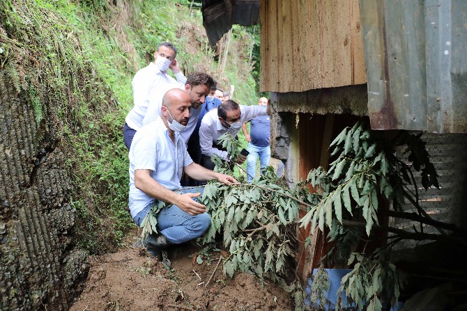 ak-parti-rize-milletvekili-muhammed-avci-cayeli’nde-hasar-olusan-koylerde-incelemede-(14).jpg