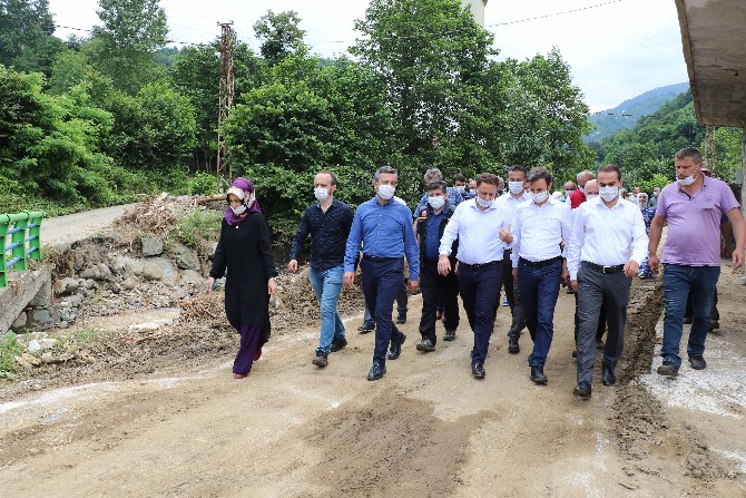 ak-parti-rize-milletvekili-muhammed-avci-cayeli’nde-hasar-olusan-koylerde-incelemede-(3).jpg