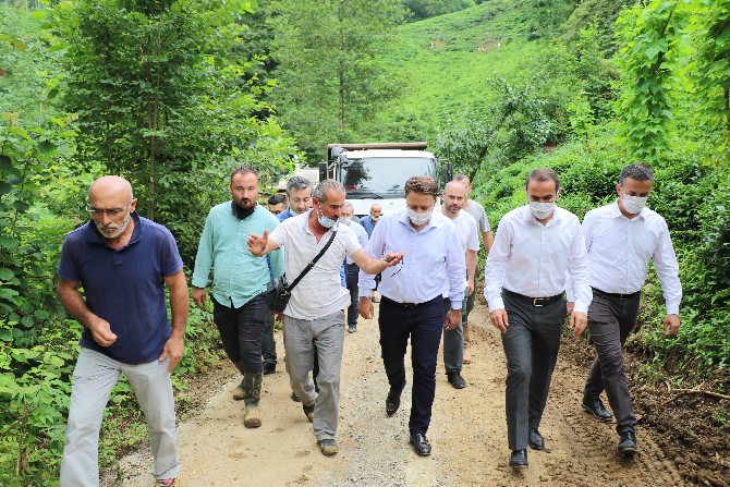 ak-parti-rize-milletvekili-muhammed-avci-cayeli’nde-hasar-olusan-koylerde-incelemede-(5).jpg