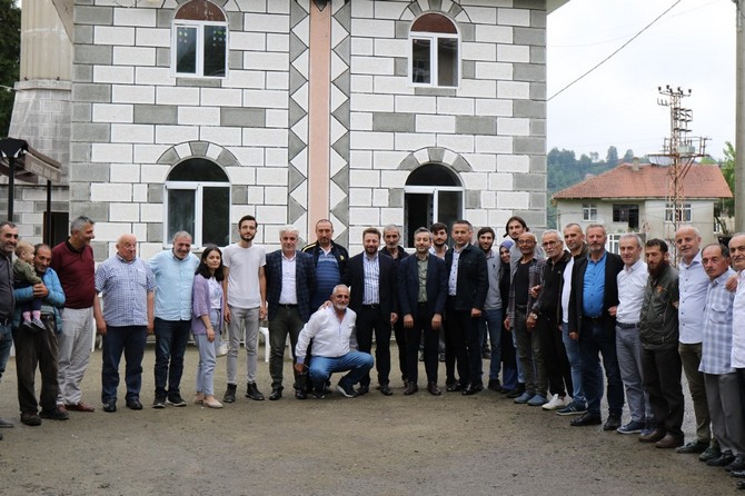 ak-parti-rize-milletvekili-muhammed-avci-il-genel-meclis-baskani-ibrahim-turut-ile-birlikte-derepazari-ve-cayeli-ilcesinin-cesitli-koylerini-ziyaret-ederek-vatandaslarla-bir-araya-geldi-14.jpg