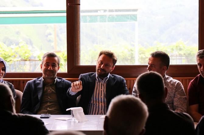 ak-parti-rize-milletvekili-muhammed-avci-il-genel-meclis-baskani-ibrahim-turut-ile-birlikte-derepazari-ve-cayeli-ilcesinin-cesitli-koylerini-ziyaret-ederek-vatandaslarla-bir-araya-geldi-9.jpg