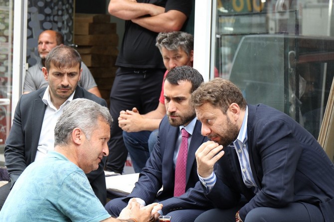 ak-parti-rize-milletvekili-muhammed-avci-merkez-ilce-baskani-burak-ak-ile-birlikte-eminettin-mahallesinde-esnaf-ziyaretinde-bulundu-3.jpg
