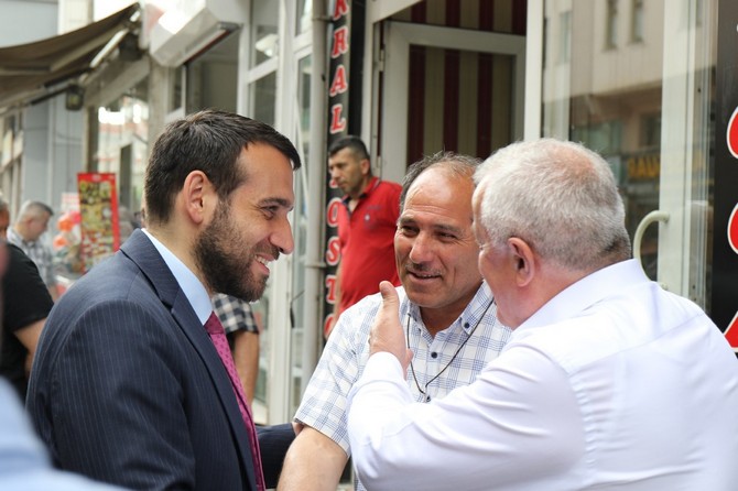 ak-parti-rize-milletvekili-muhammed-avci-merkez-ilce-baskani-burak-ak-ile-birlikte-eminettin-mahallesinde-esnaf-ziyaretinde-bulundu-4.jpg