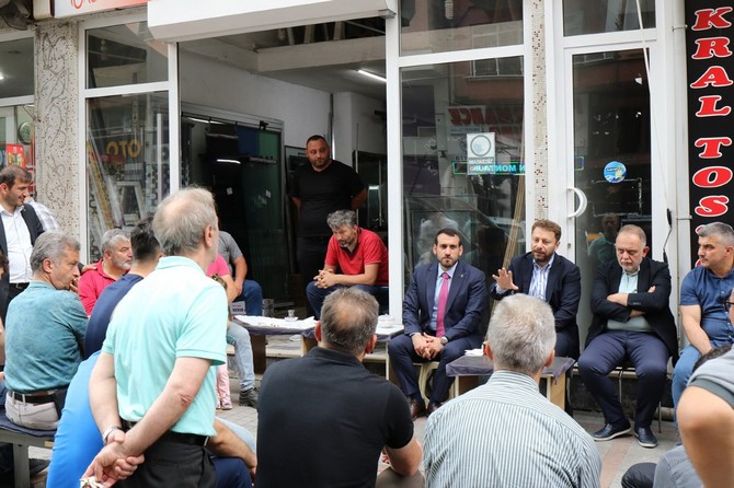 ak-parti-rize-milletvekili-muhammed-avci-merkez-ilce-baskani-burak-ak-ile-birlikte-eminettin-mahallesinde-esnaf-ziyaretinde-bulundu-6.jpg