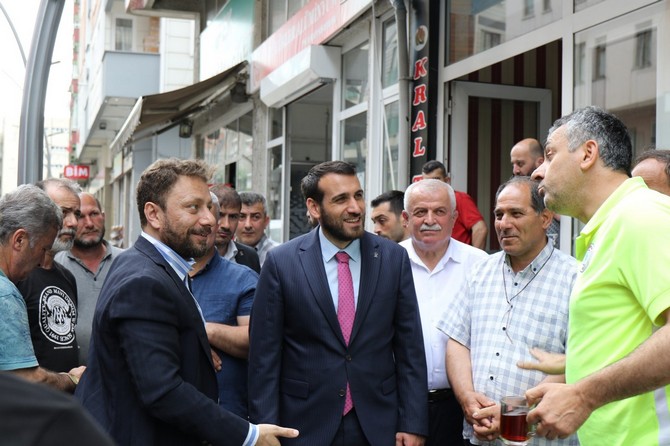 ak-parti-rize-milletvekili-muhammed-avci-merkez-ilce-baskani-burak-ak-ile-birlikte-eminettin-mahallesinde-esnaf-ziyaretinde-bulundu-9.jpg