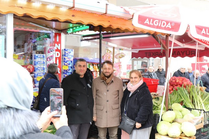 ak-parti-rize-milletvekili-muhammed-avci-merkez-ilce-baskani-burak-ak-ile-birlikte-esnaf-ziyareti-yaparak-vatandaslarla-bir-araya-geldi-9.jpg