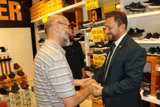 ak-parti-rize-milletvekili-muhammed-avci-rize-merkez’de-esnaf-ziyareti-yaparak-vatandaslarla-bir-araya-geldi-(4).jpg