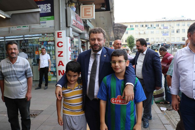 ak-parti-rize-milletvekili-muhammed-avci-rize-merkez’de-esnaf-ziyareti-yaparak-vatandaslarla-bir-araya-geldi-(8).jpg
