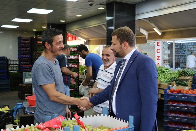 ak-parti-rize-milletvekili-muhammed-avci-rize-merkez’de-esnaf-ziyareti-yaparak-vatandaslarla-bir-araya-geldi-(9).jpg
