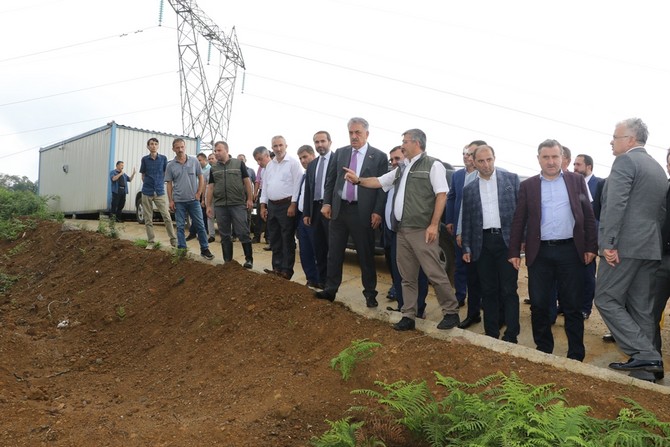 ak-parti-rize-milletvekilleri-sahada-incelemelerde-(6).jpg