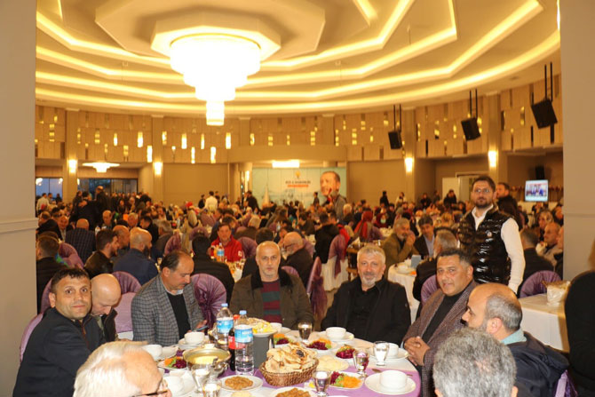 ak-parti-rize-teskilat-iftarinda-bulustu-1.jpg
