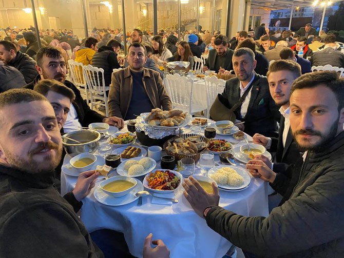 ak-parti-rize-teskilat-iftarinda-bulustu-11.jpg
