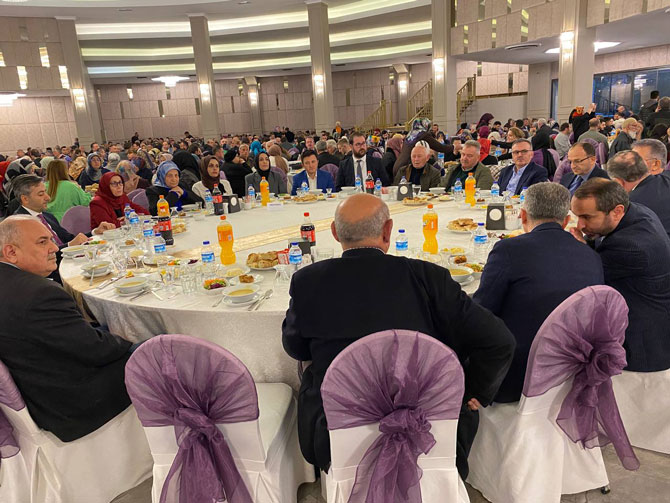 ak-parti-rize-teskilat-iftarinda-bulustu-12.jpg
