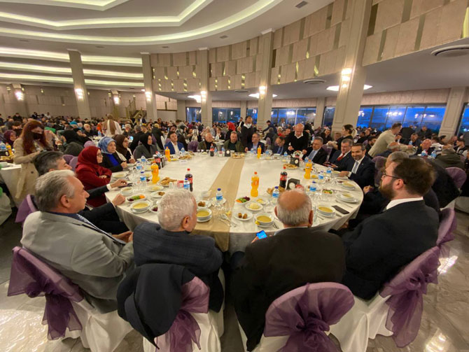 ak-parti-rize-teskilat-iftarinda-bulustu-15.jpg