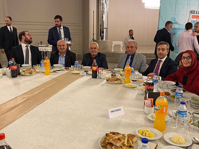 ak-parti-rize-teskilat-iftarinda-bulustu-17.jpg