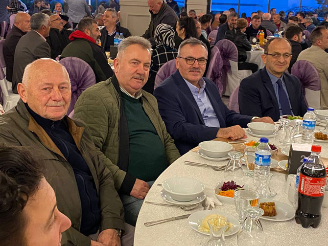 ak-parti-rize-teskilat-iftarinda-bulustu-18-001.jpg