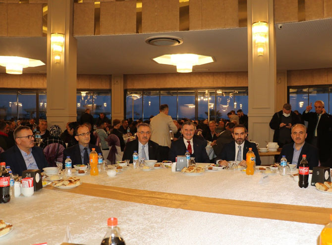ak-parti-rize-teskilat-iftarinda-bulustu-3-001.jpg
