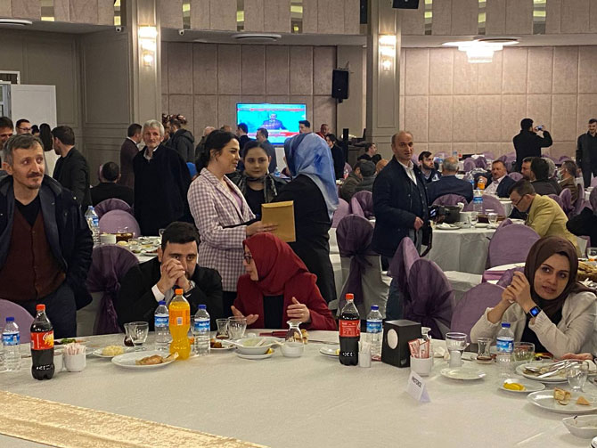 ak-parti-rize-teskilat-iftarinda-bulustu-6-001.jpg