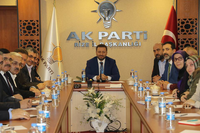 ak-parti-rize-toplantisi.jpg