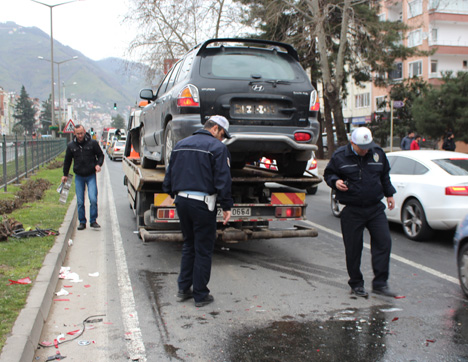 ak-parti-trabzon-il-baskani-trafik-kazasi-gecirdi4.jpg