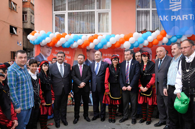 ak-partiden-tophane’de-coskulu-acilis-3.jpg