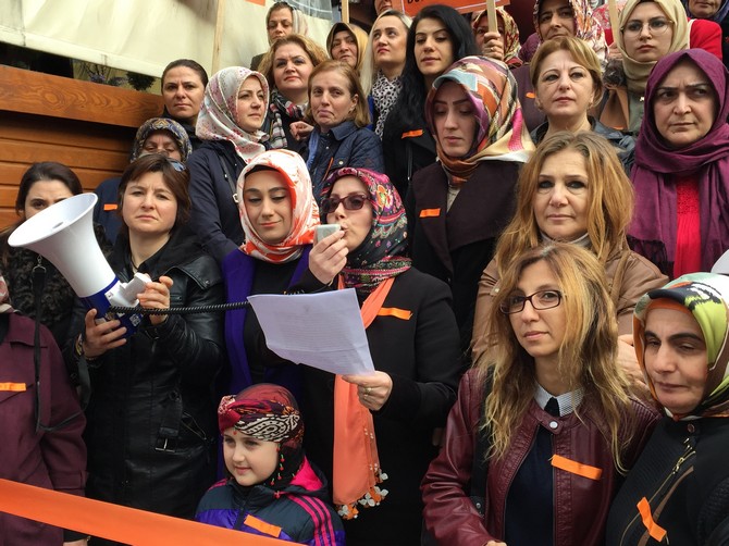 ak-partili-kadinlar-rizede-kadina-siddete-karsi-yurudu-(13).jpg
