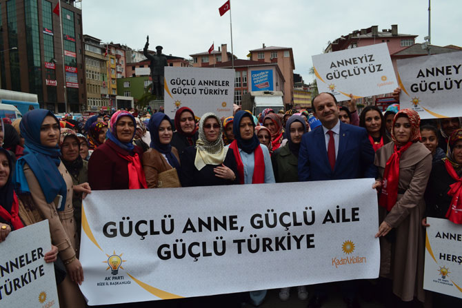 ak-partili-kadinlardan-rize’de-anneler-gunu-yuruyusu13.jpg