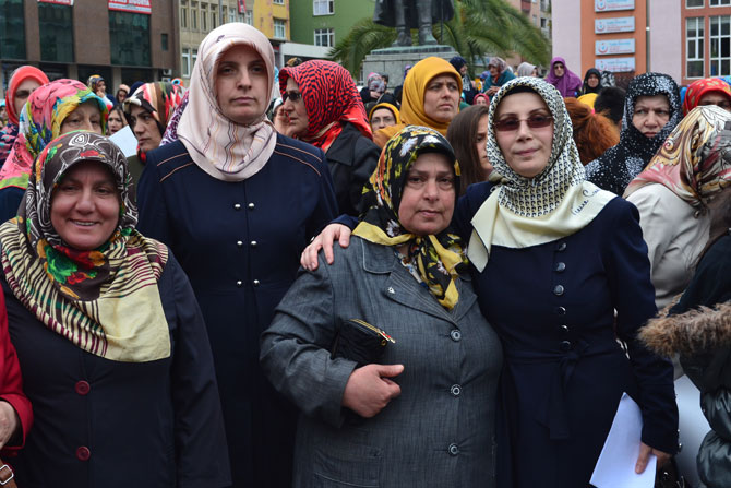 ak-partili-kadinlardan-rize’de-anneler-gunu-yuruyusu16.jpg