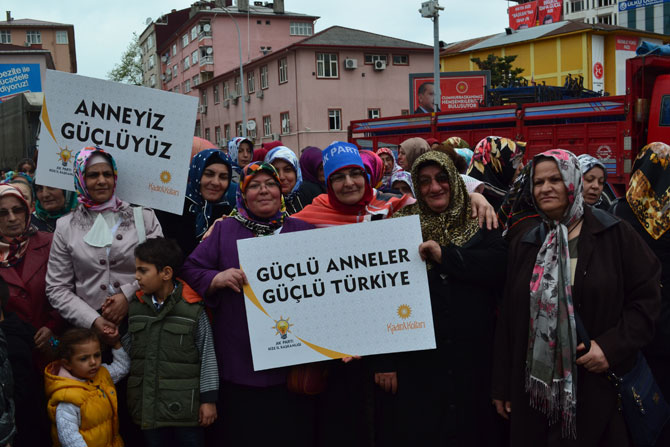 ak-partili-kadinlardan-rize’de-anneler-gunu-yuruyusu17.jpg