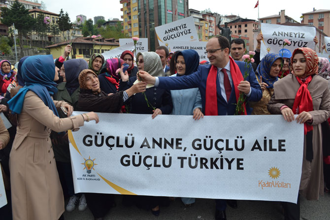 ak-partili-kadinlardan-rize’de-anneler-gunu-yuruyusu2.jpg