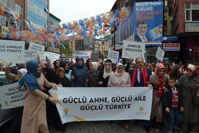 ak-partili-kadinlardan-rize’de-anneler-gunu-yuruyusu28.jpg