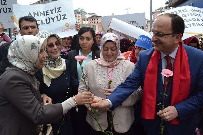 ak-partili-kadinlardan-rize’de-anneler-gunu-yuruyusu29-001.jpg