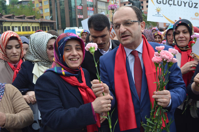 ak-partili-kadinlardan-rize’de-anneler-gunu-yuruyusu3.jpg