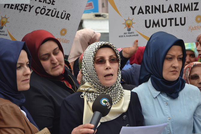ak-partili-kadinlardan-rize’de-anneler-gunu-yuruyusu9.jpg