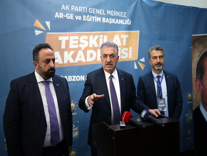 ak-partili-yazici-trabzonda-teskilat-akademisi-liderlik-okulu-egitim-programina-katildi-1.jpg