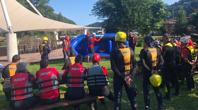 akuttan-firtina-deresinde-arama-kurtarma-egitimi-(3).jpg