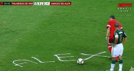 alex-futbola-veda-etti-1.jpg
