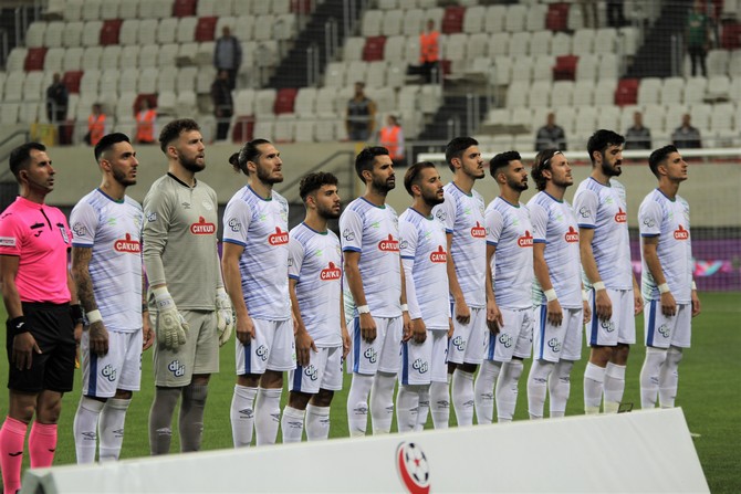 altay-ile-caykur-rizespor-alsancak-mustafa-denizli-stadinda-karsilasti-17.jpg