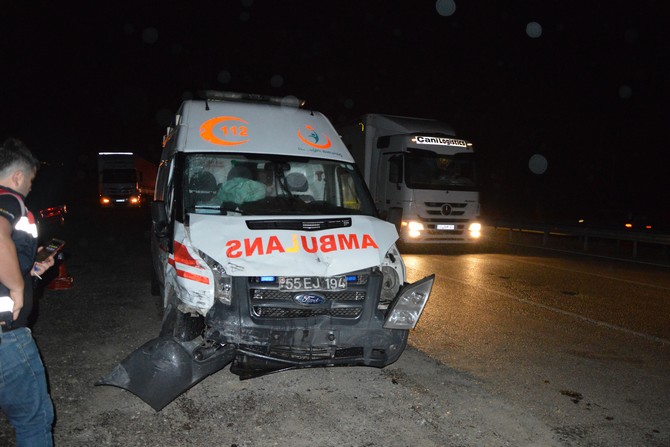 ambulansla-hafif-ticari-arac-carpisti-3-yarali-(2).jpg