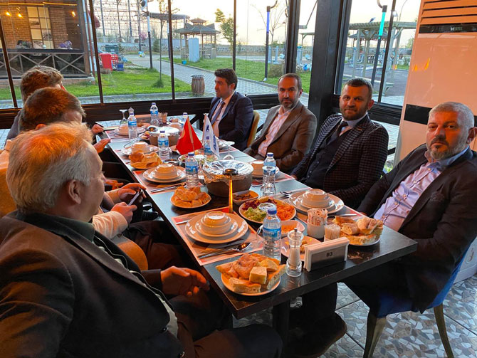 anadolu-aslanlari-is-adamlari-dernegi-rize-subesi-iftar-yemeginde-bir-araya-geldi-12.jpg