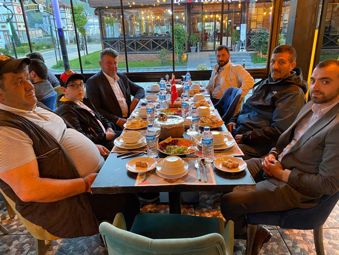 anadolu-aslanlari-is-adamlari-dernegi-rize-subesi-iftar-yemeginde-bir-araya-geldi-14.jpg
