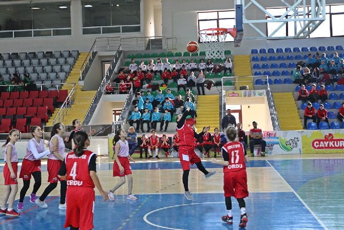 analig-basketbol-grubu-musabakalari-rize’de-basladi-(11).jpg