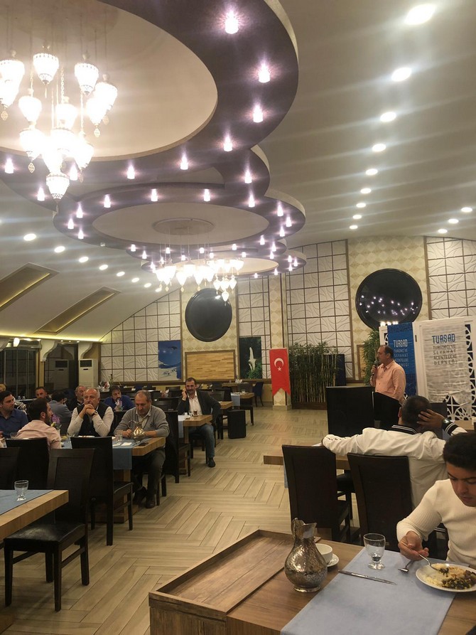 ankarali-seyahat-acente-sahipleri-rize-ve-ozellikle-ayder-yaylasindaki-otel-temsilcileriyle-hasimoglu-otel’de-verilen-iftar-yemeginde-bir-araya-geldi-(2).jpg