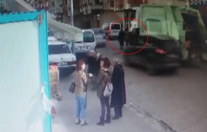 anne-ile-kizi-cop-kamyonunun-altinda-kaldi.jpg