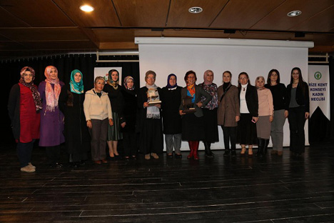 anneler-kitap-okuyor-10.jpg anneler-kitap-okuyor-10.jpg