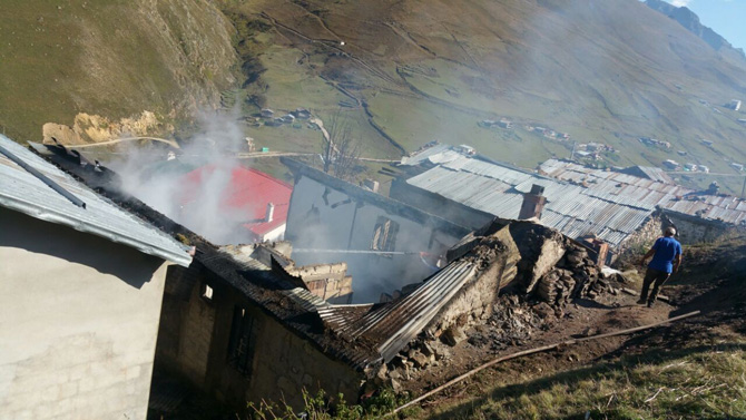 anzer-yaylasi’nda-yangin-1.jpg anzer-yaylasi’nda-yangin-1.jpg