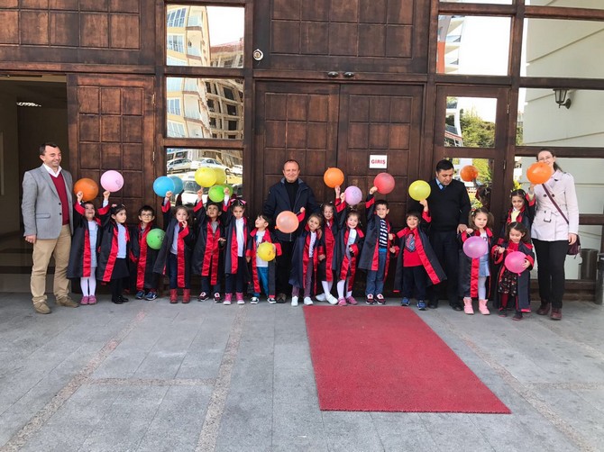 ardesen-ataturk-anaokulu-kelebek-sinifi-ogrencileri,-pazar-cumhuriyet-bassavcisi-emre-tunay’i-ziyaret-etti-(45).jpg