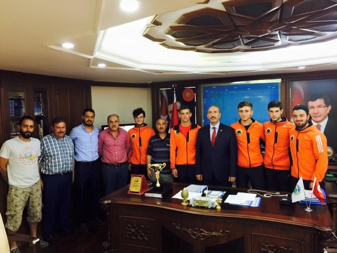 ardesen-belediyesi-rafting-takimi-tunceli’de-1.-oldu-(4).jpg