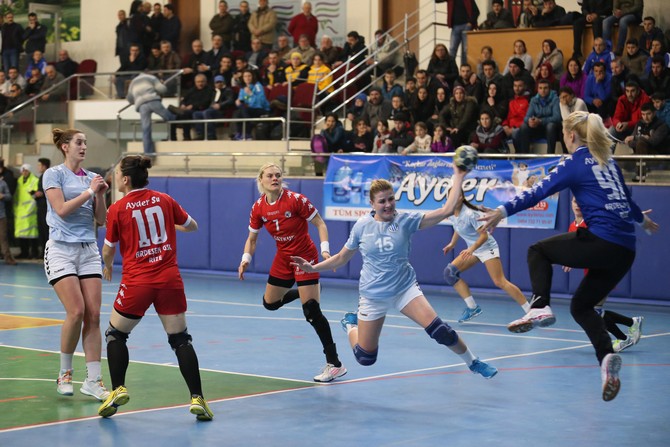 ardesen-genclik-lokomotiva-zagreb-hentbol-kadinlar-challenge-kupasi-(3).jpg